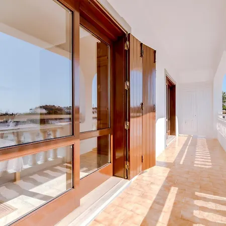 Villa De Santa Eulalia - *