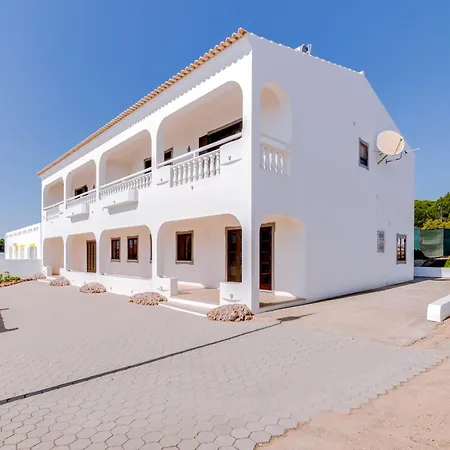 De Santa Eulalia - Villa