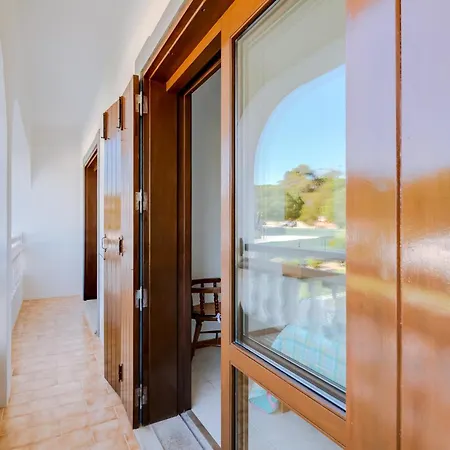 Villa De Santa Eulalia - *